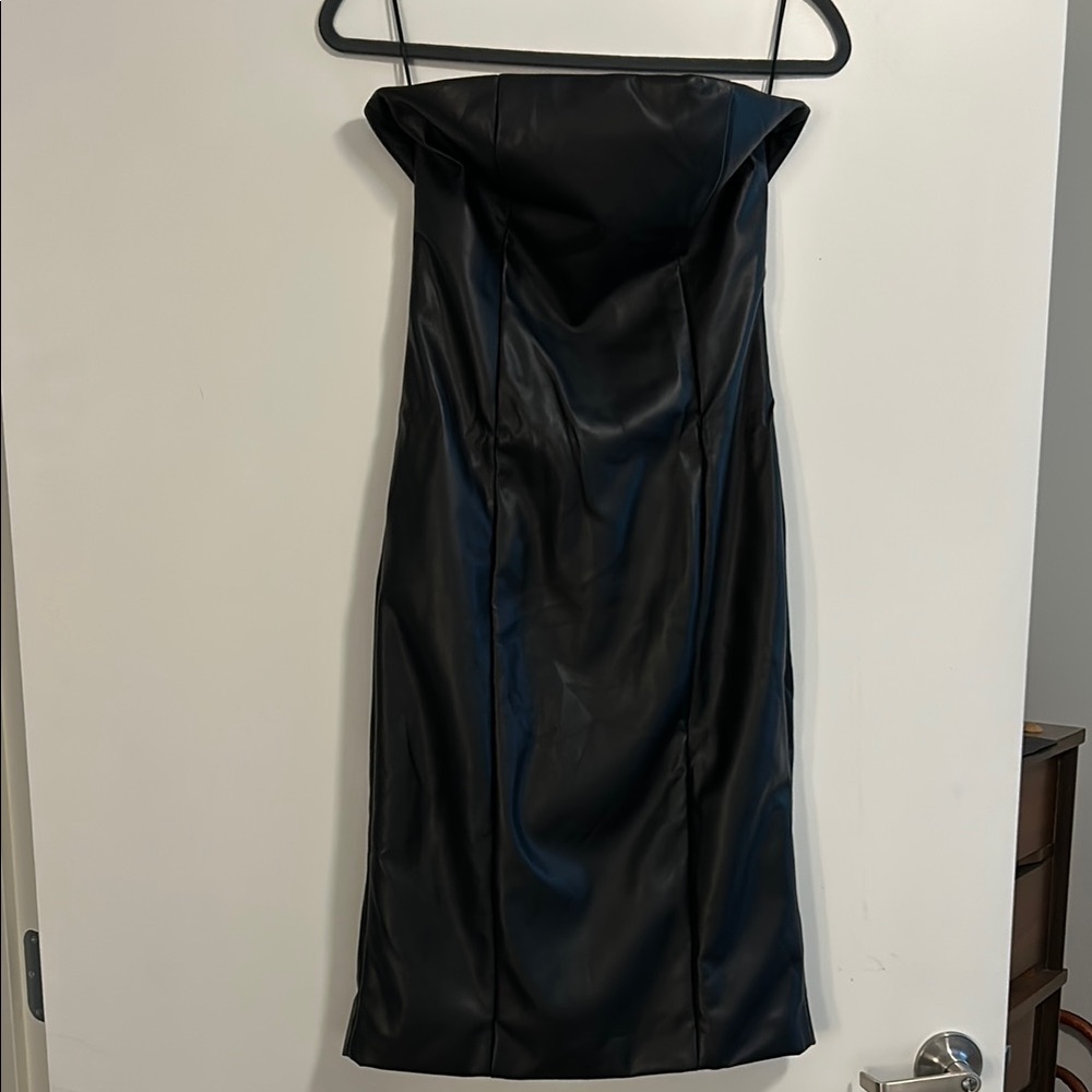 Elegant Black Strapless Dress